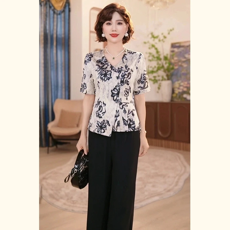 2025新款洋气中老年女装时尚两件套洋气妈妈夏季上衣服套装