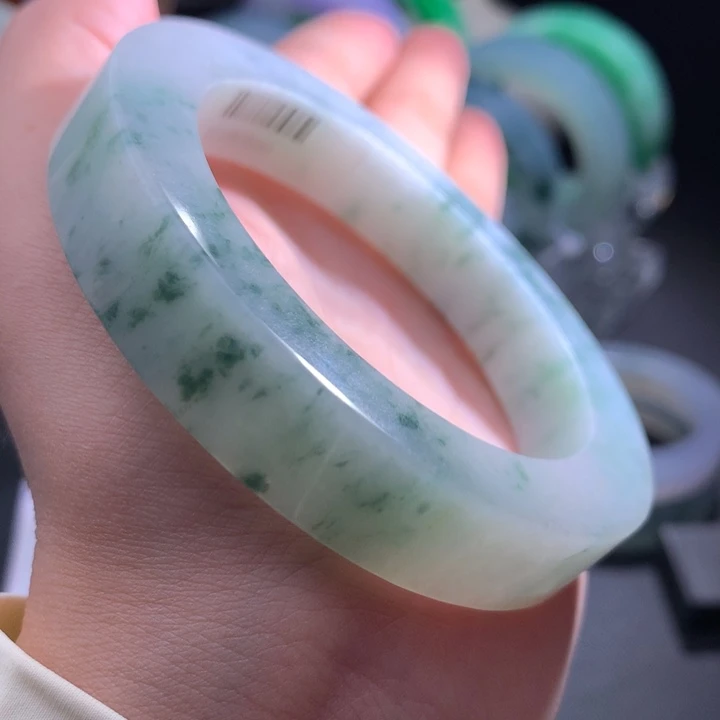 未镶嵌翡翠定制翡翠果冻飘花