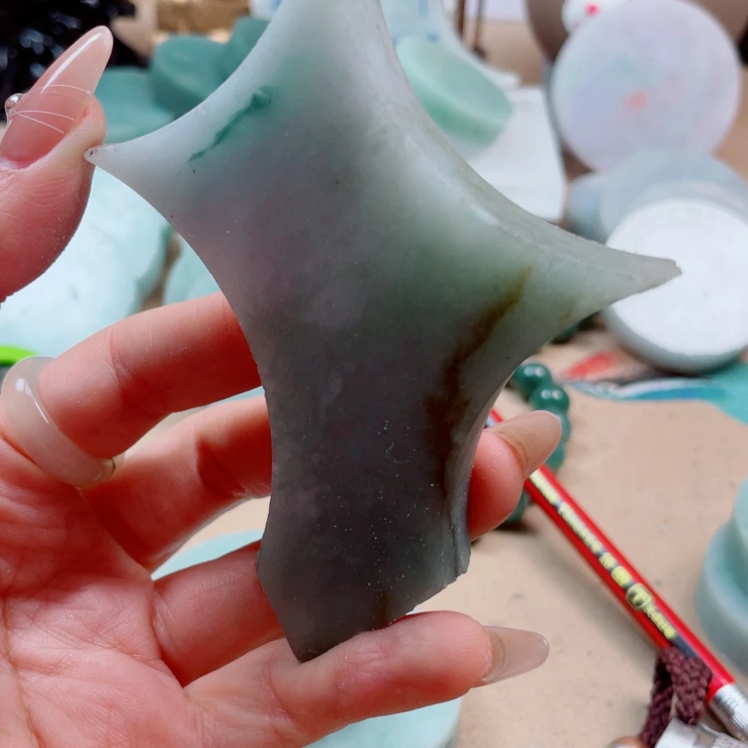 翡翠未镶嵌颈饰014……