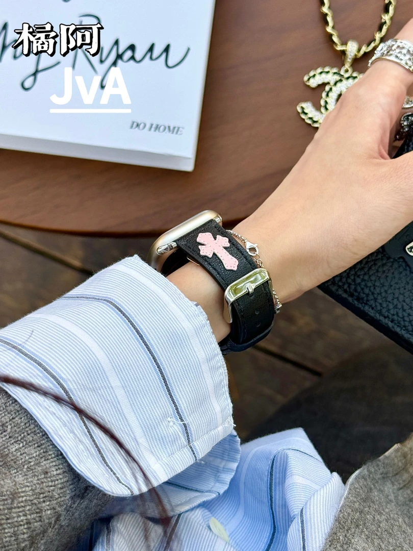 适用苹果手表11/10/9/8代十字架刺绣皮质表带超纤皮质高级手腕带