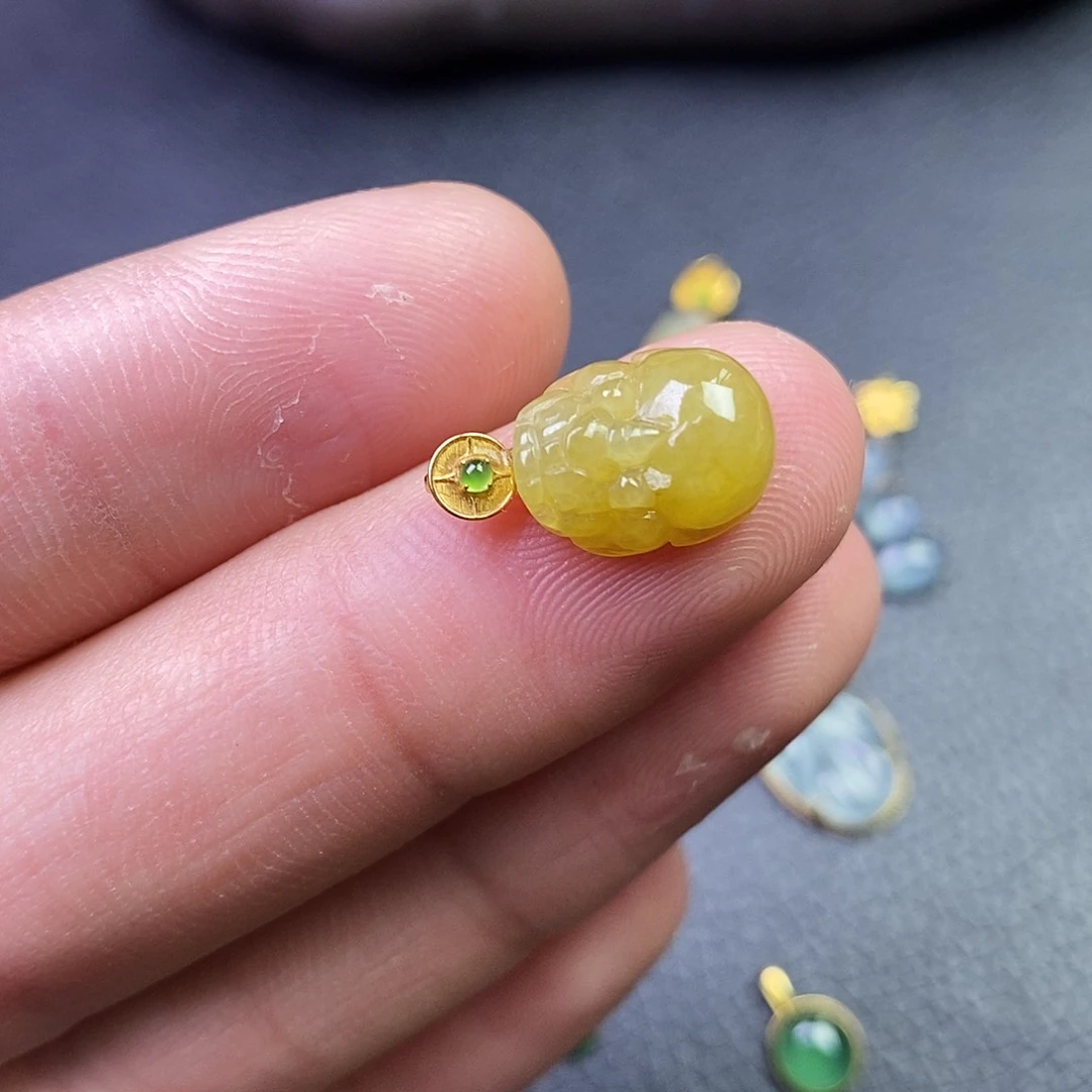 吊坠(不含链)18K金镶嵌翡翠