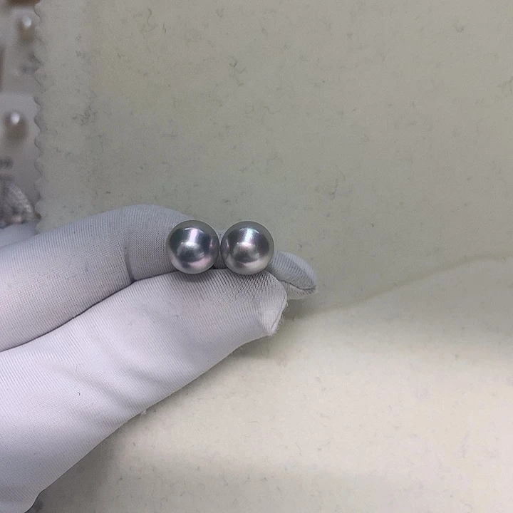18K金镶嵌耳钉8.5-9海水珍珠