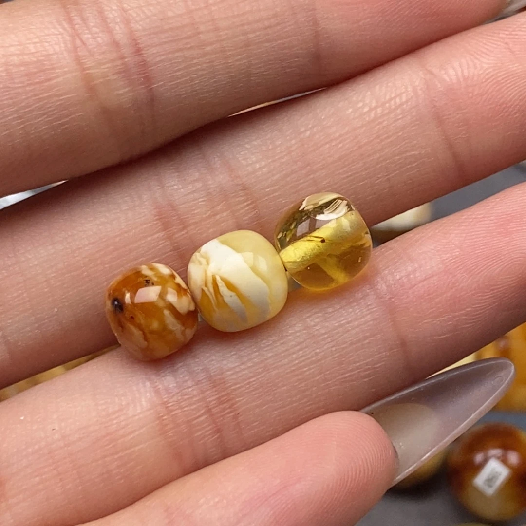 未镶嵌蜜蜡珠宝奇石红****家