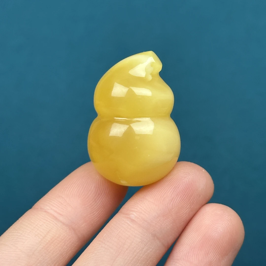 Y7282天然原矿蜜蜡 鸡油黄满蜡葫芦 21.2*31mm支持复检假一罚十