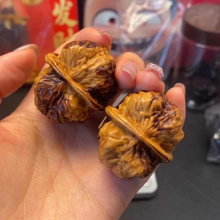 文玩核桃吊坠七彩香妃