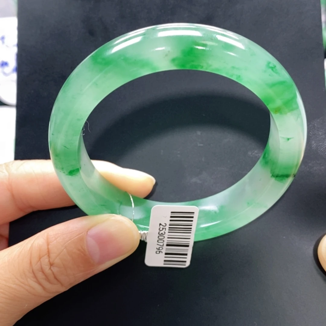 石英质玉未镶嵌手镯青青57-多人