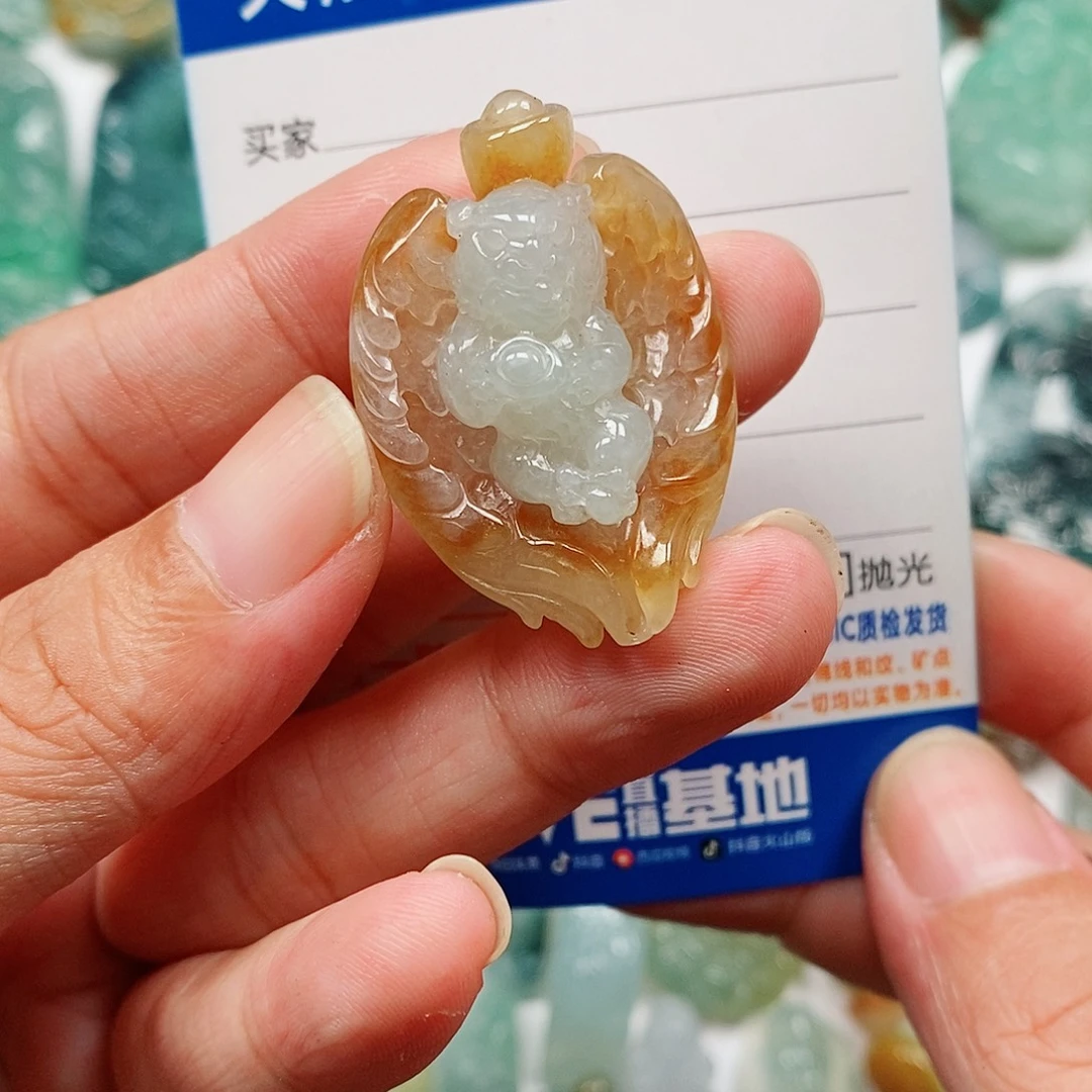 颈饰未镶嵌翡翠如虎添翼