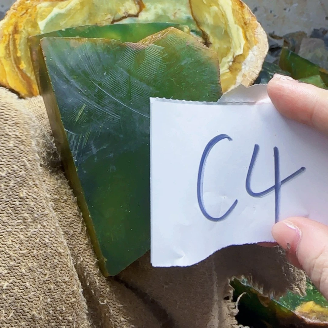 飞***飞蛇纹石玉未镶嵌岫玉