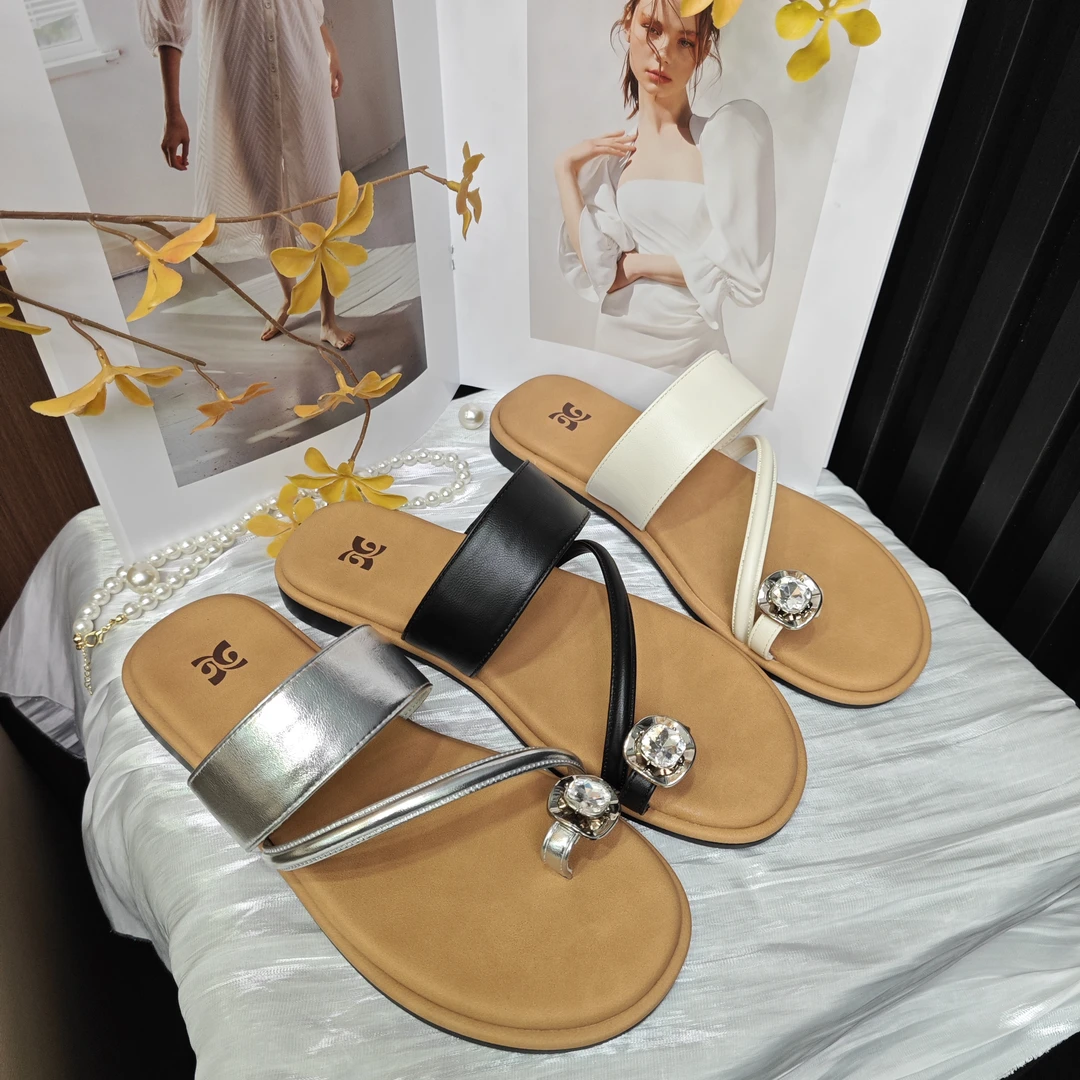 【LANFEIER】凉鞋法式平底水钻套趾女鞋一字拖KD252311-5A