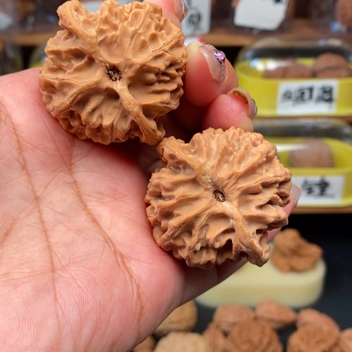 文玩核桃吊坠沧**粟43全品苹果园