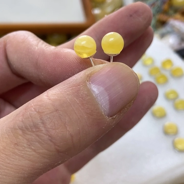 银S925镶嵌蜜蜡裸石耳钉