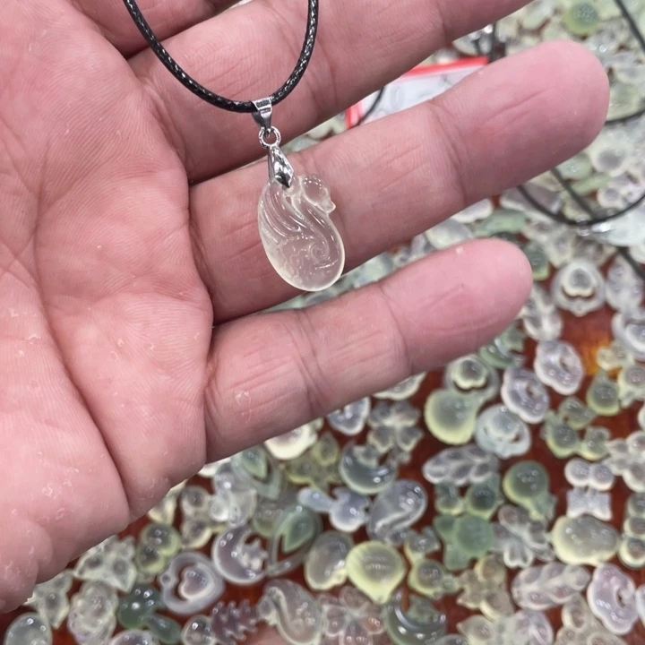 蛇纹石玉合金颈饰