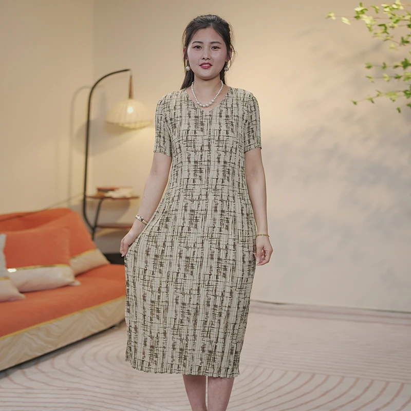 67短袖V领夏季印花意式套头连衣裙长裙女装中长款裙子格子格纹