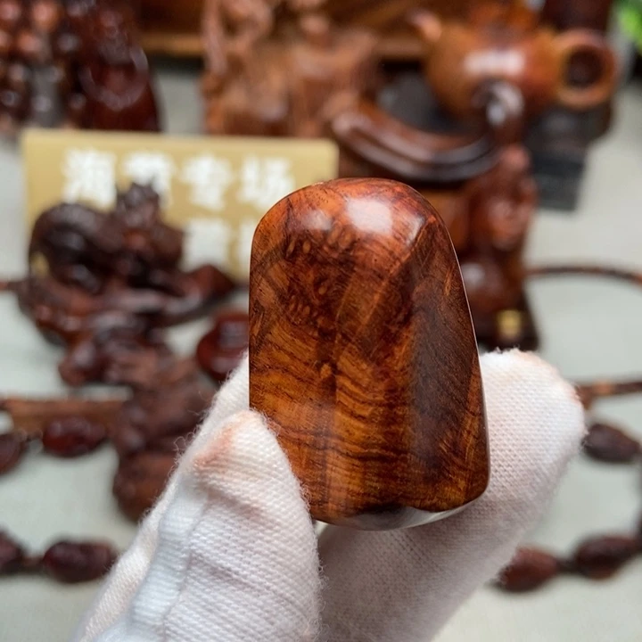 黄花梨/降香黄檀把件13.6克左右