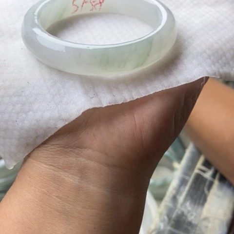 荣***)石英质玉（金丝玉）手镯未镶嵌加工定制