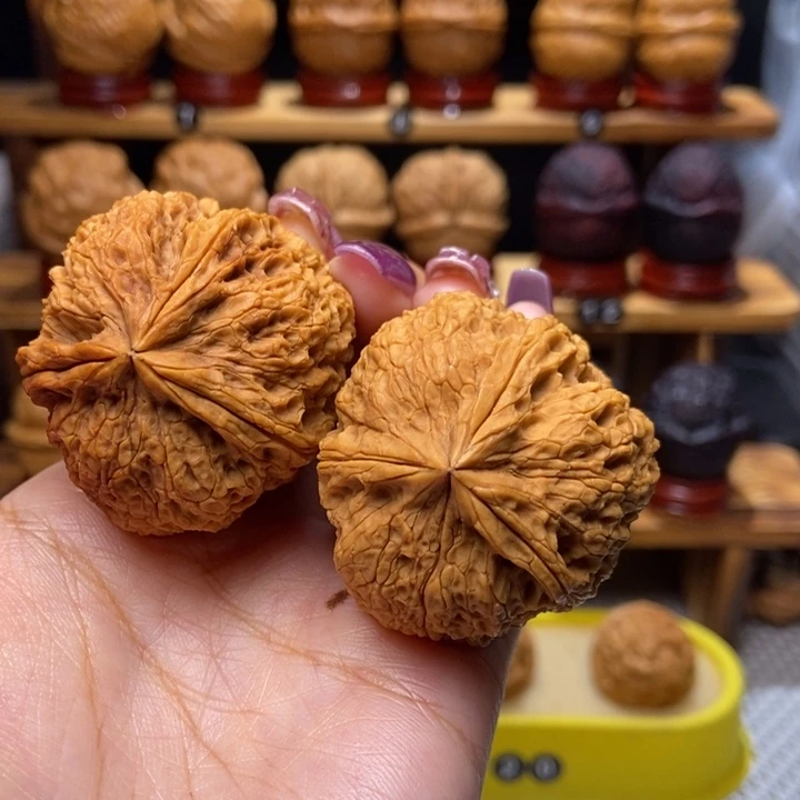 文玩核桃吊坠乐*铁狮子三棱99