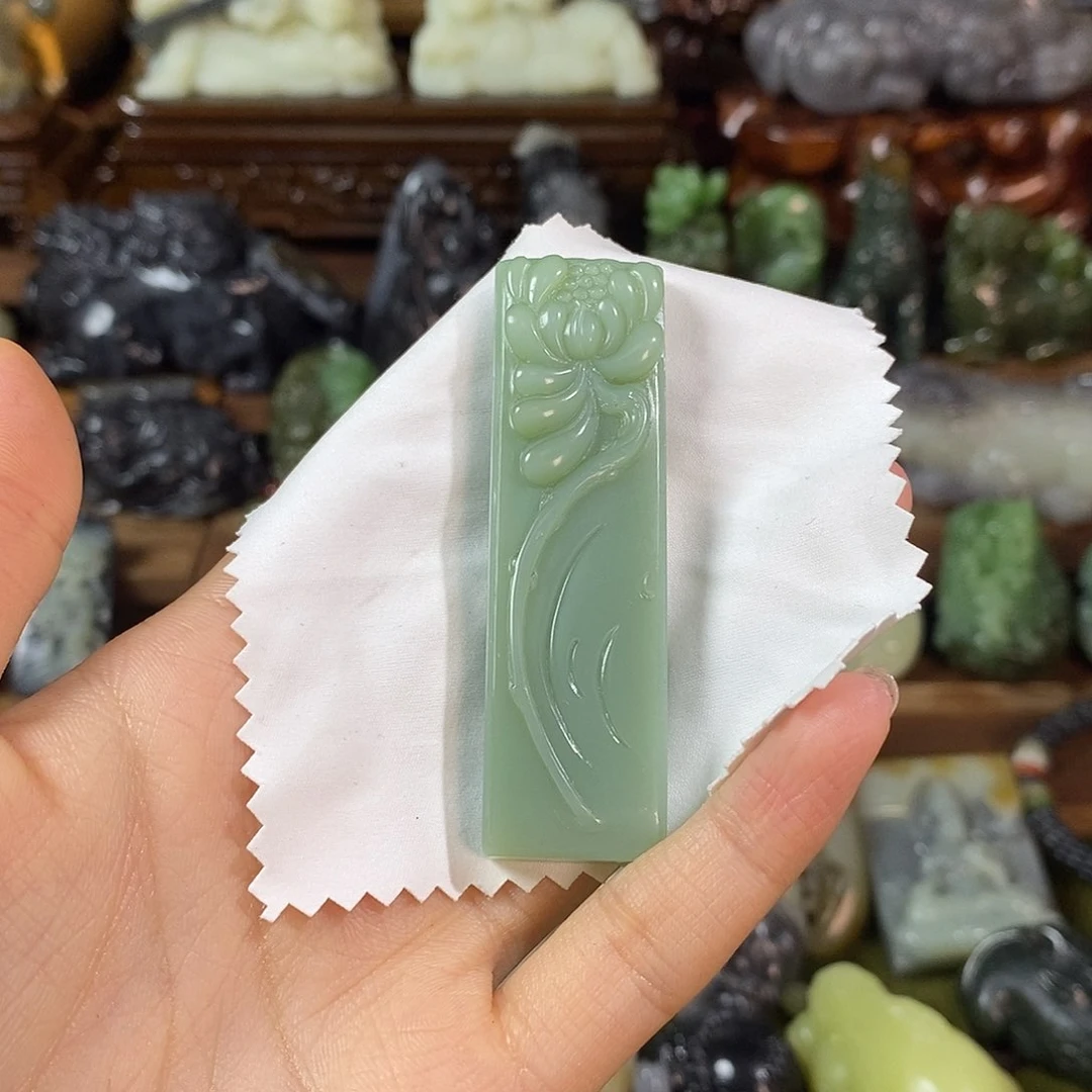 颈饰未镶嵌和田玉凄****七