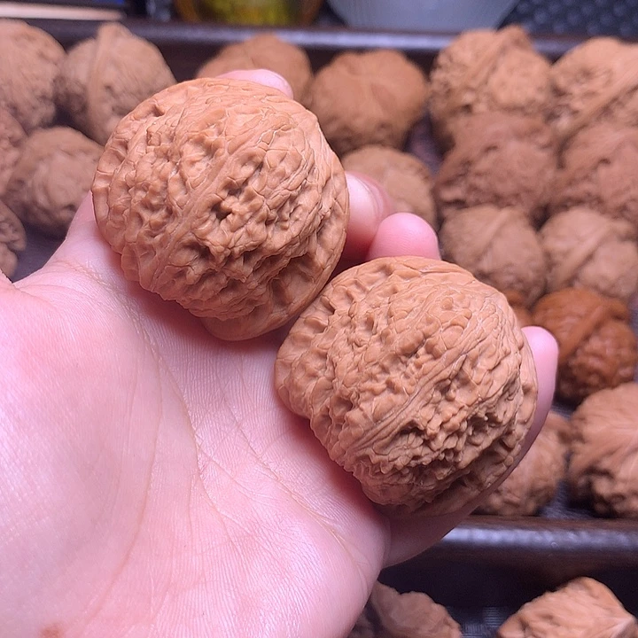 海***哥文玩核桃吊坠泥鳅背43尺底子有磕碰