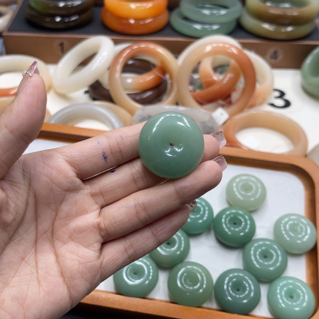 ****r石英岩玉未镶嵌珠宝奇石