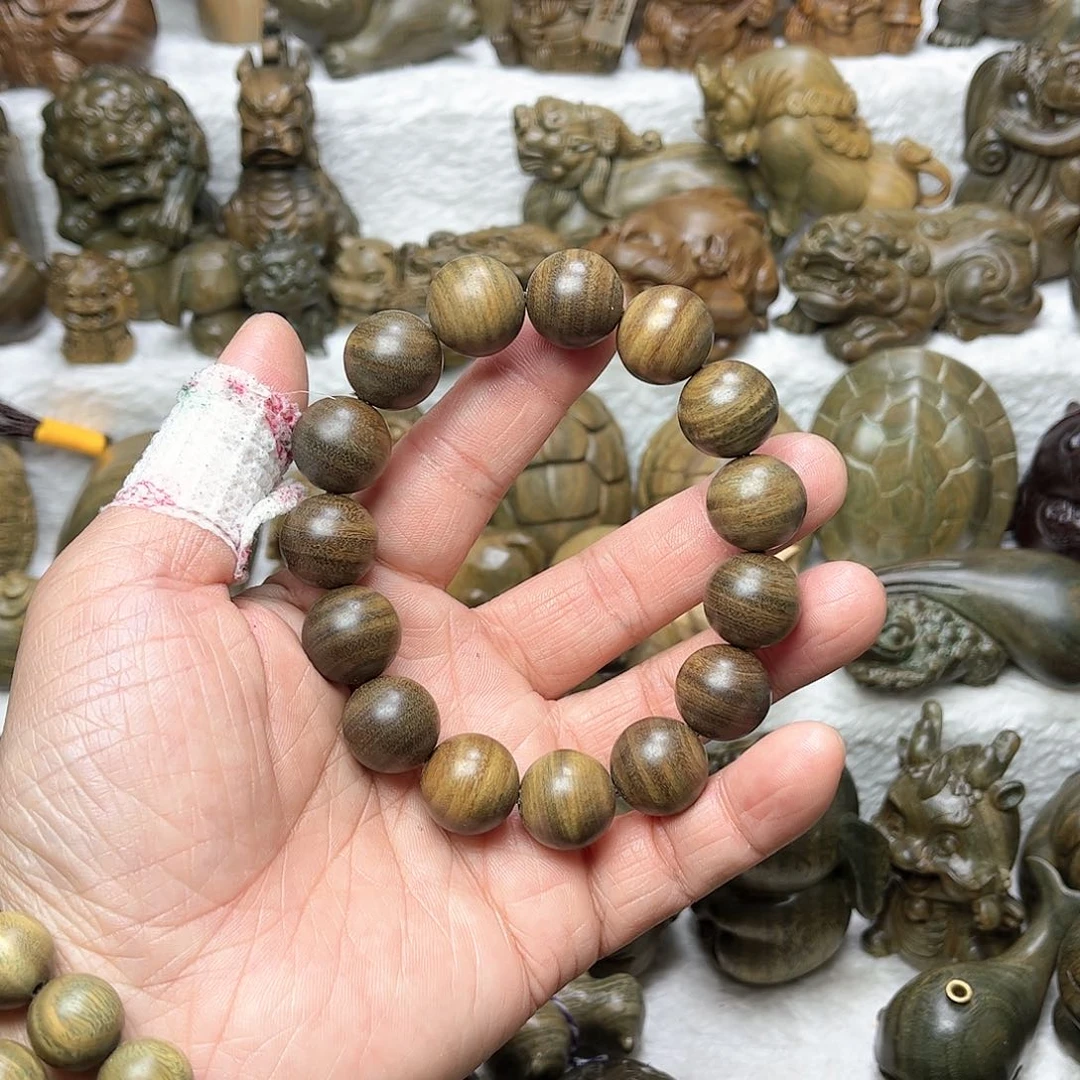 维腊木（绿檀）E****91.5配啊呆，串进去