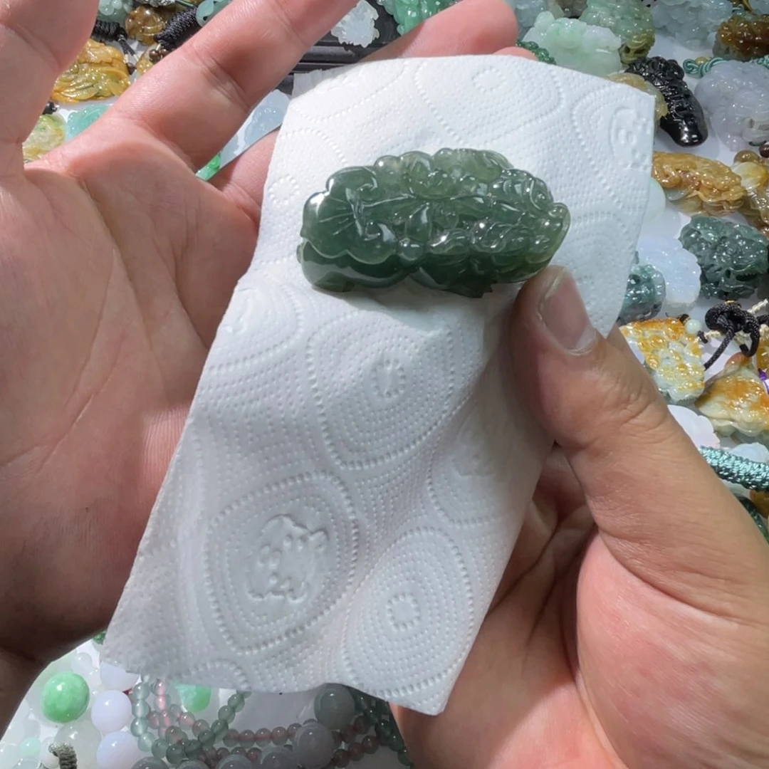 翡翠颈饰未镶嵌天然