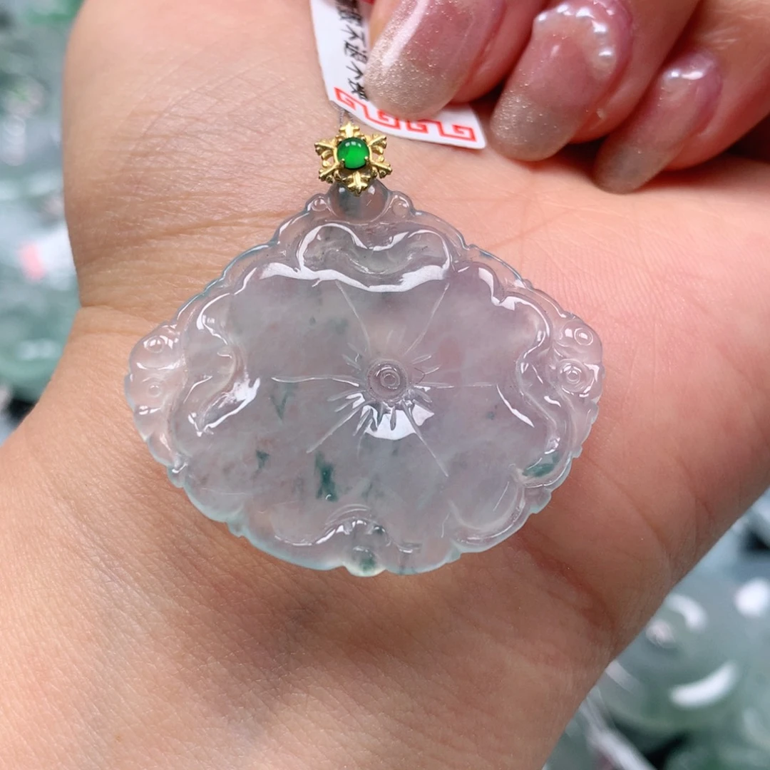 翡翠颈饰18K金镶嵌丑*天然翡翠