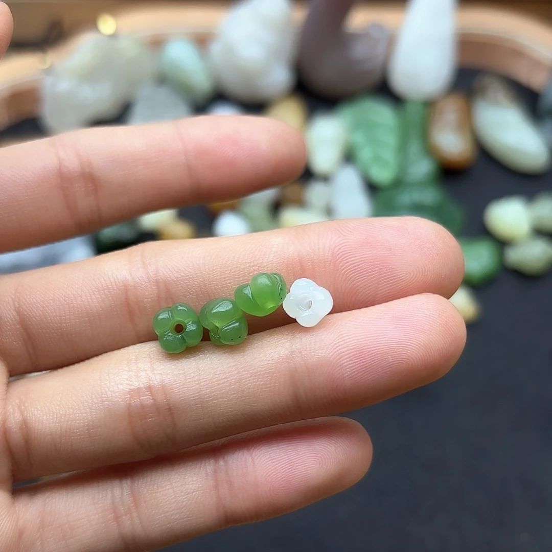 和田玉颈饰未镶嵌一****