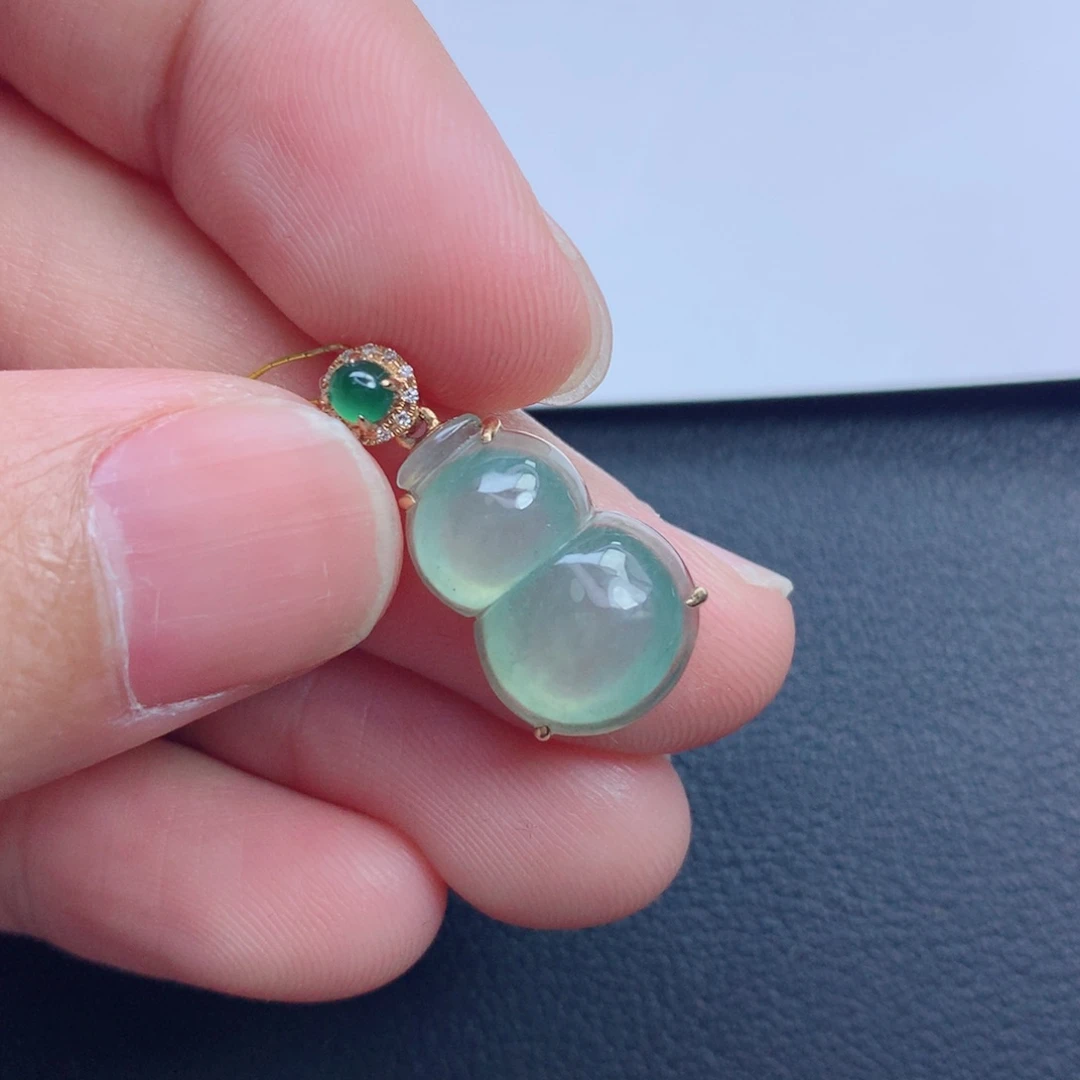 翡翠颈饰未镶嵌葫芦