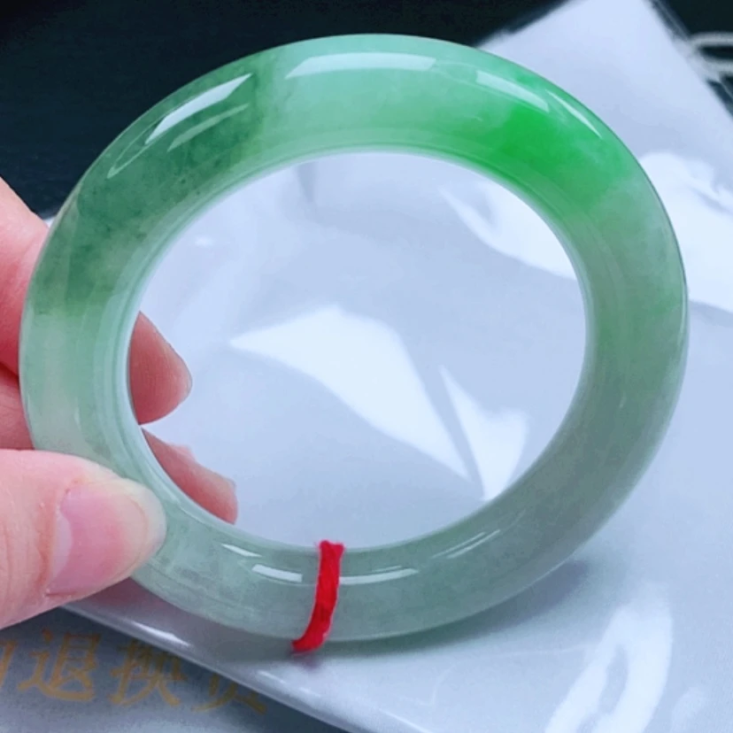 【闪购商品】翡翠手镯未镶嵌55圈