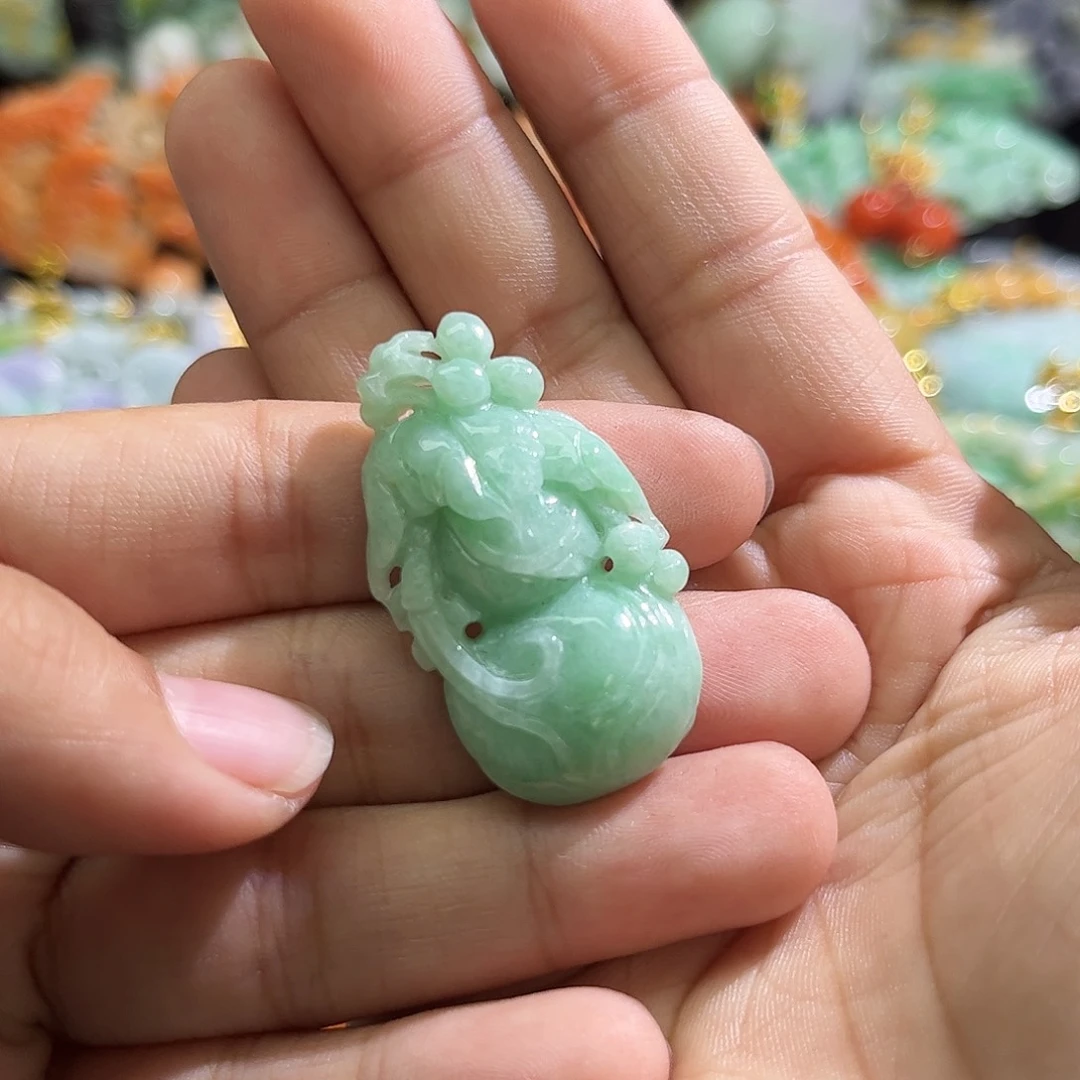 颈饰未镶嵌翡翠待编织