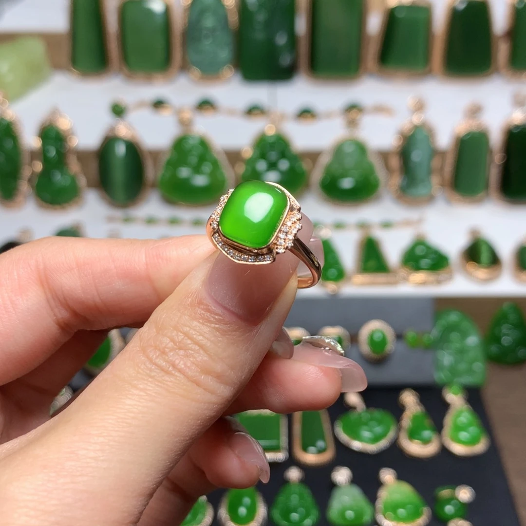 和田玉（碧玉）戒指18K金镶嵌