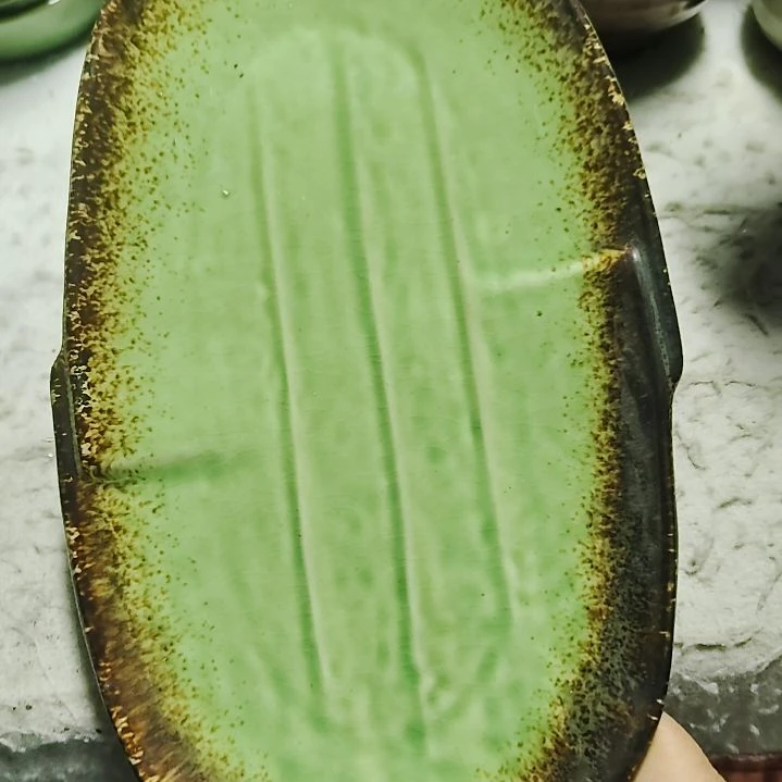 瓷片瓷器，各种摆件，瓷片，底部有点磕！