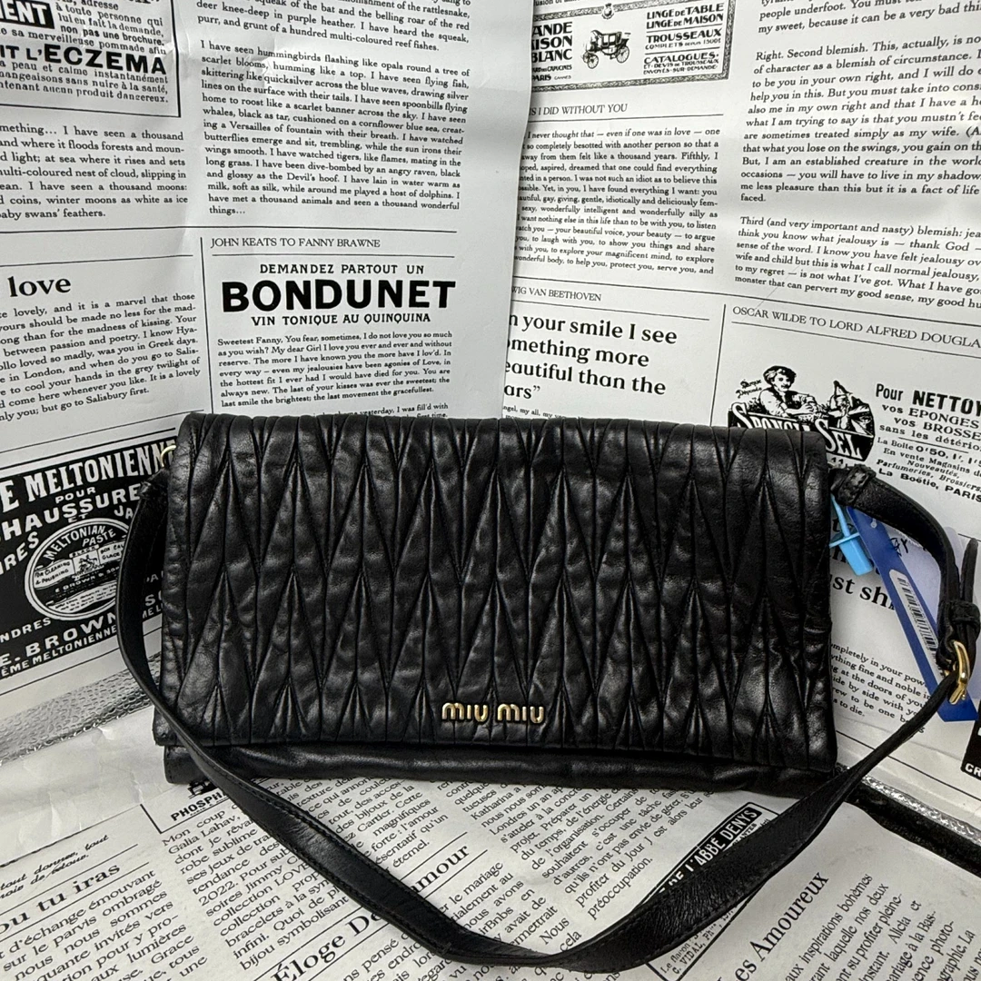 95新 MIU MIU/缪缪 miumiu/斜挎包/wj06116062/6062