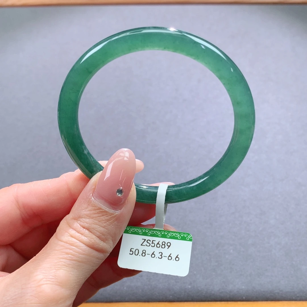 翡翠手镯未镶嵌天然翡翠手镯叮当镯