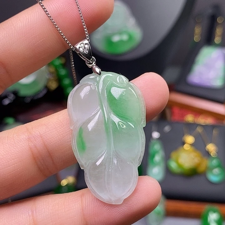 吊坠(赠链)未镶嵌翡翠