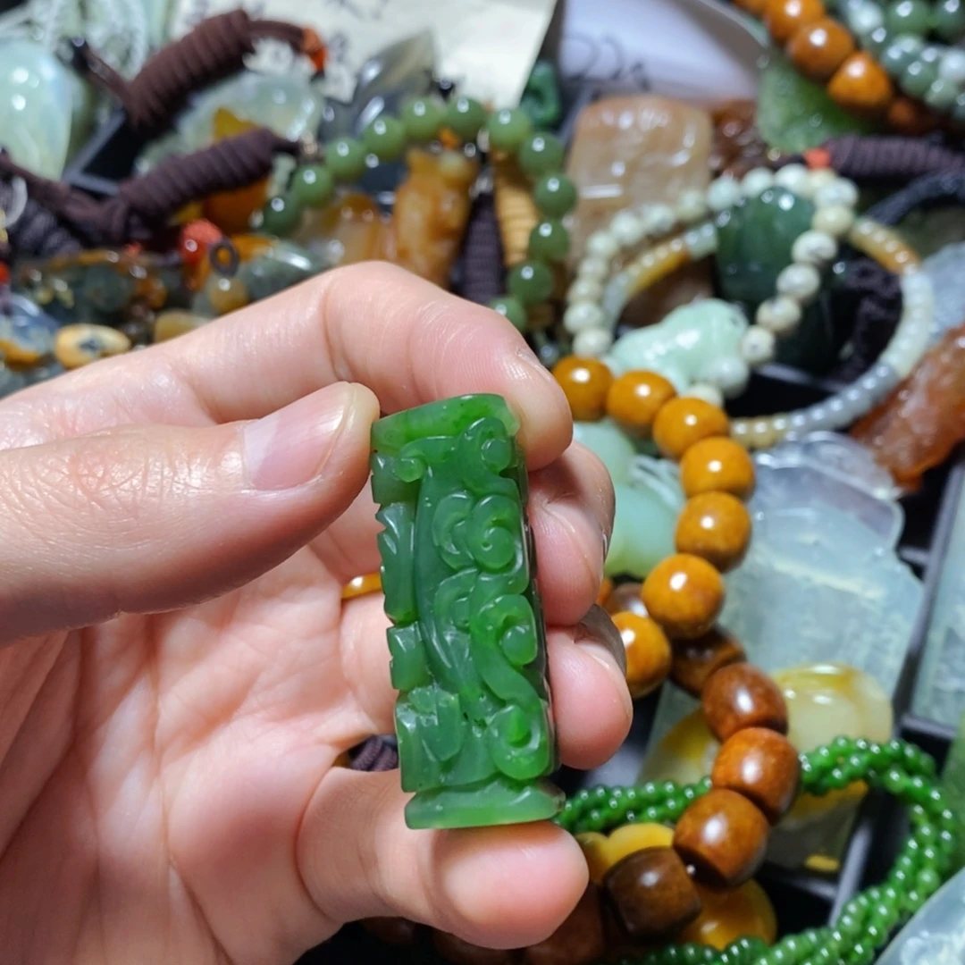 和田玉（碧玉）未镶嵌颈饰