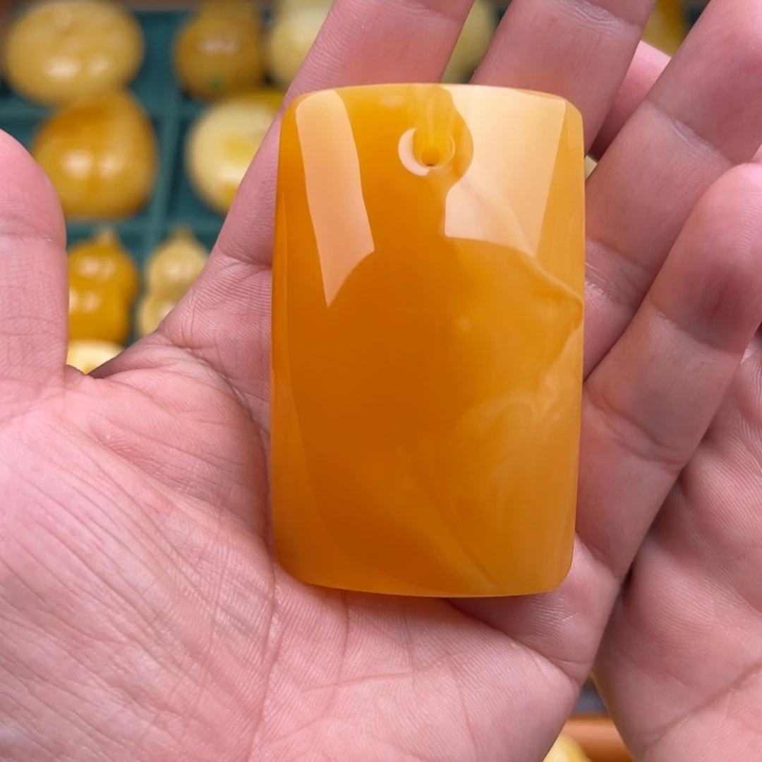 琥珀颈饰未镶嵌海*吹纯天然蜜蜡