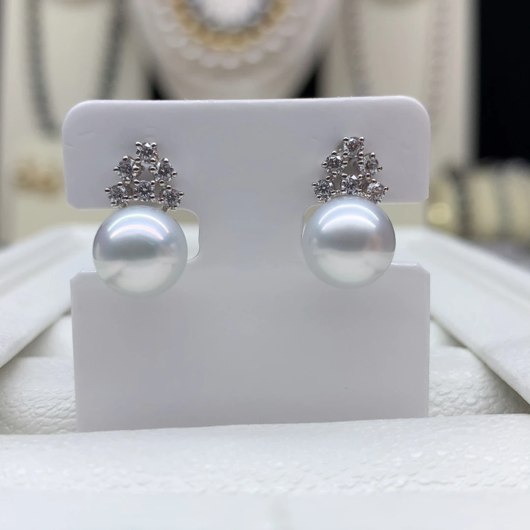 海水珍珠18K金镶嵌耳饰8.2mm澳白耳钉