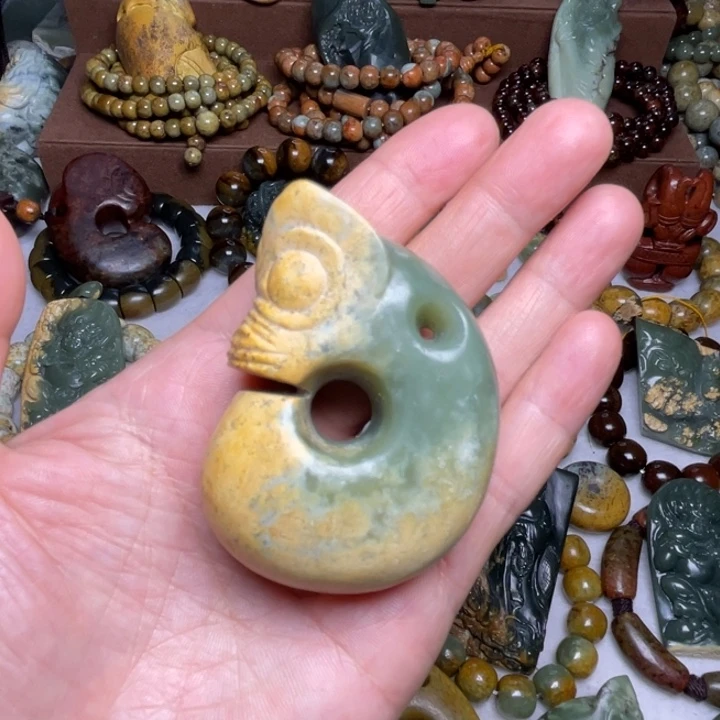 上***水岫岩河磨玉（透闪石质玉）未镶嵌颈饰