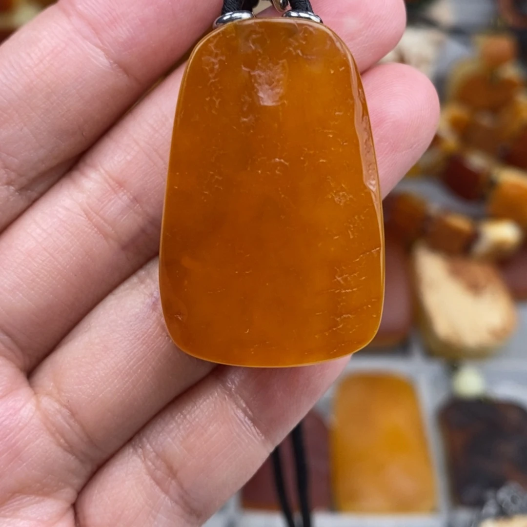 未镶嵌吊坠(赠链)琥珀