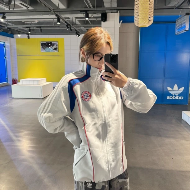 adidas/阿迪达斯拜仁慕尼黑足球休闲文化运动夹克外套 JF0592