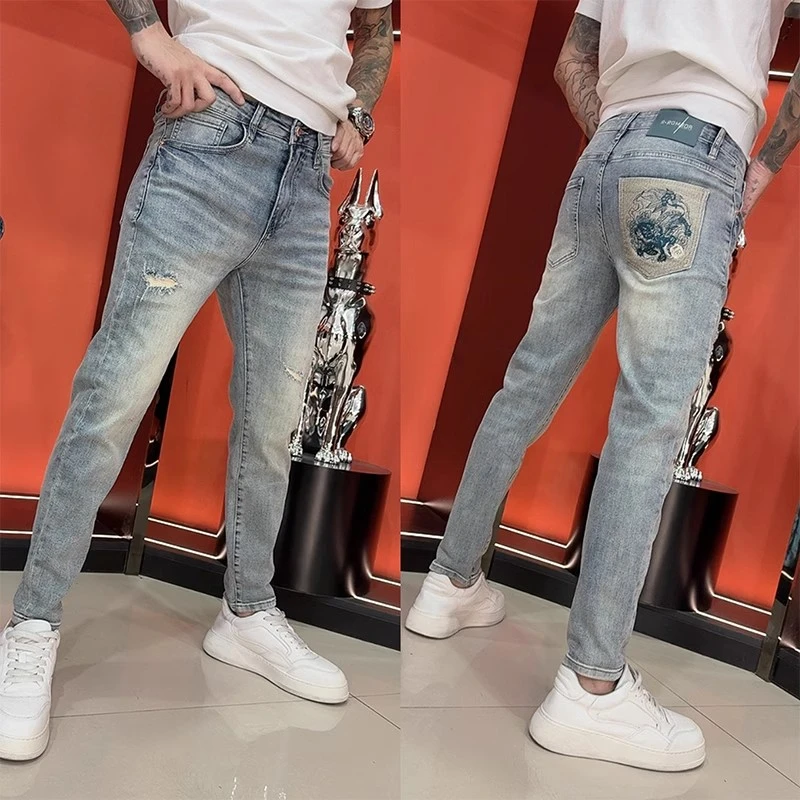 2025春季破洞刺绣牛仔裤男士修身小脚裤子潮牌时尚弹力百搭休闲裤
