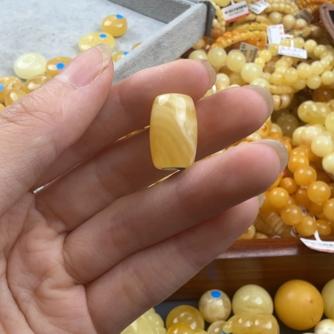 未镶嵌琥珀珠宝奇石