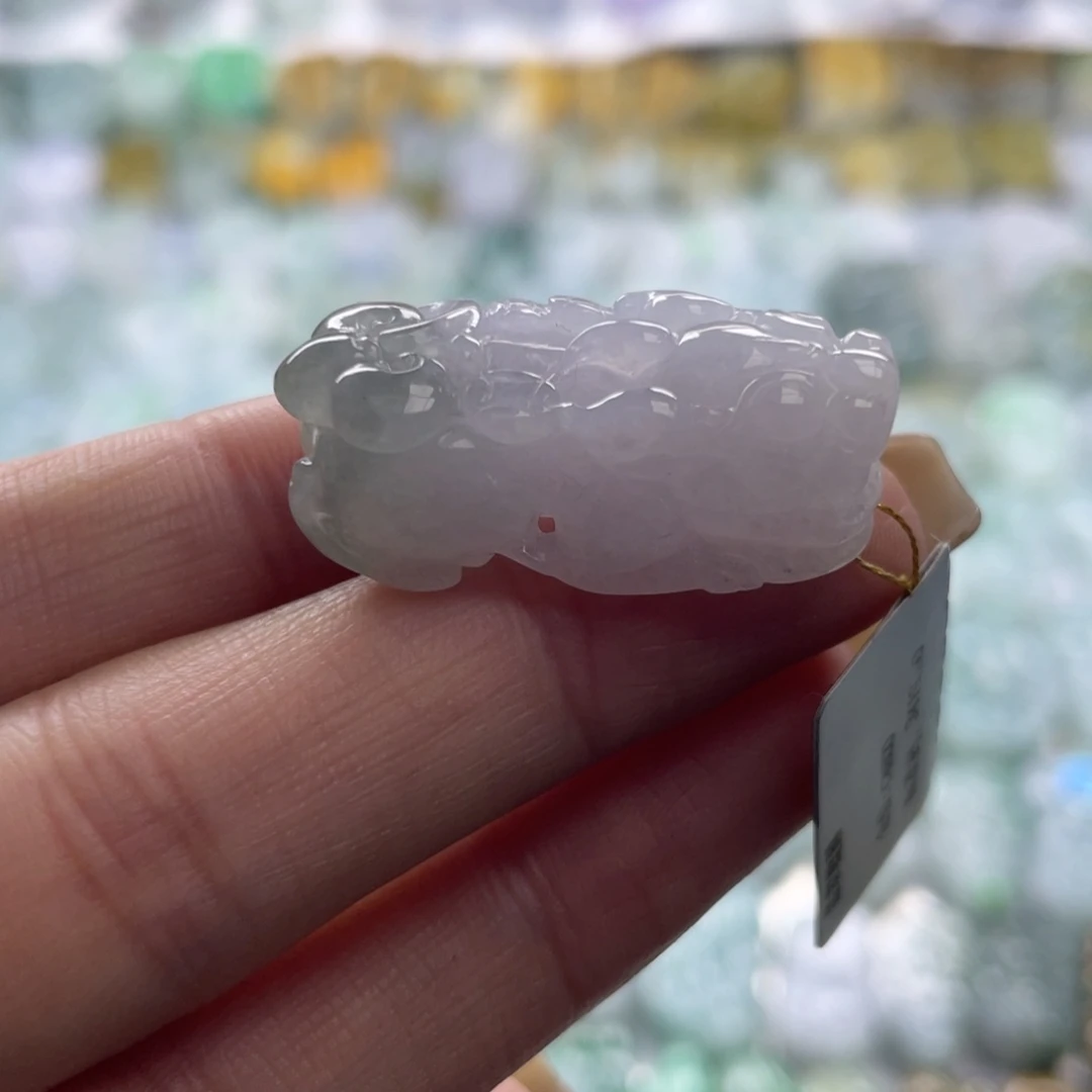 翡翠未镶嵌颈饰貔貅