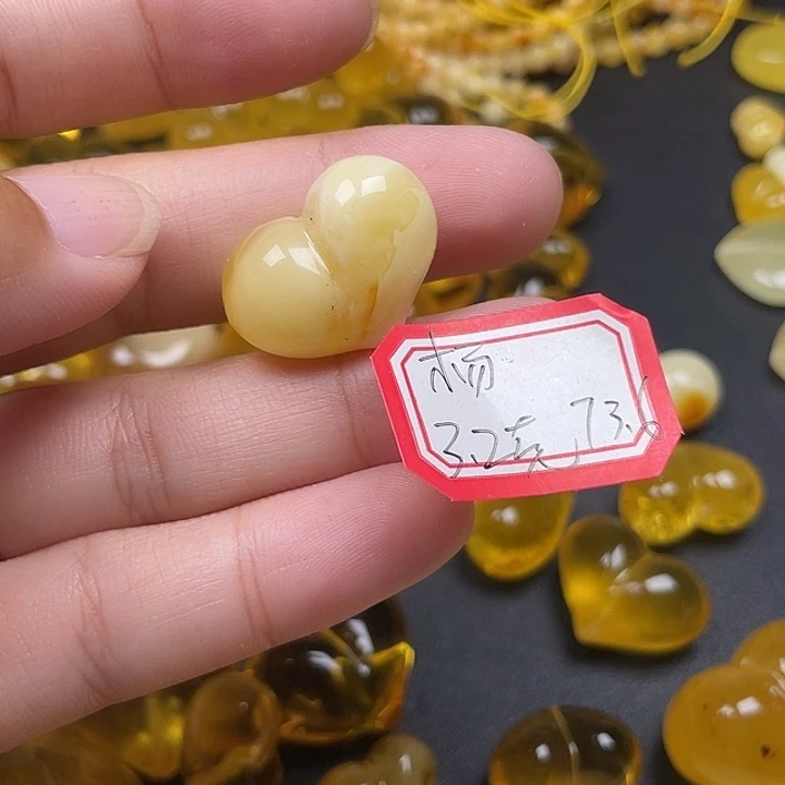 *****裸石琥珀未镶嵌蜜蜡