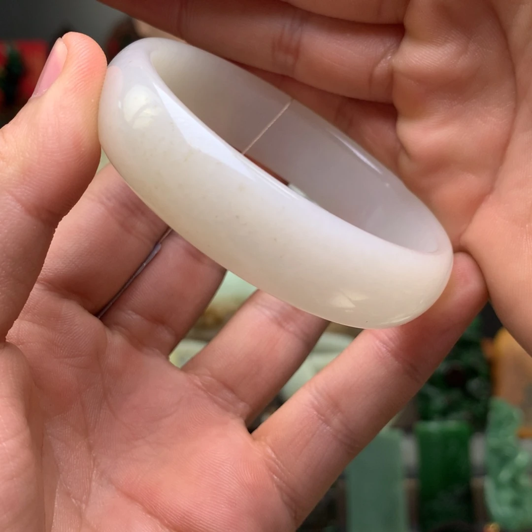 和田玉挂件未镶嵌阳**笑全款九万，补尾款五万