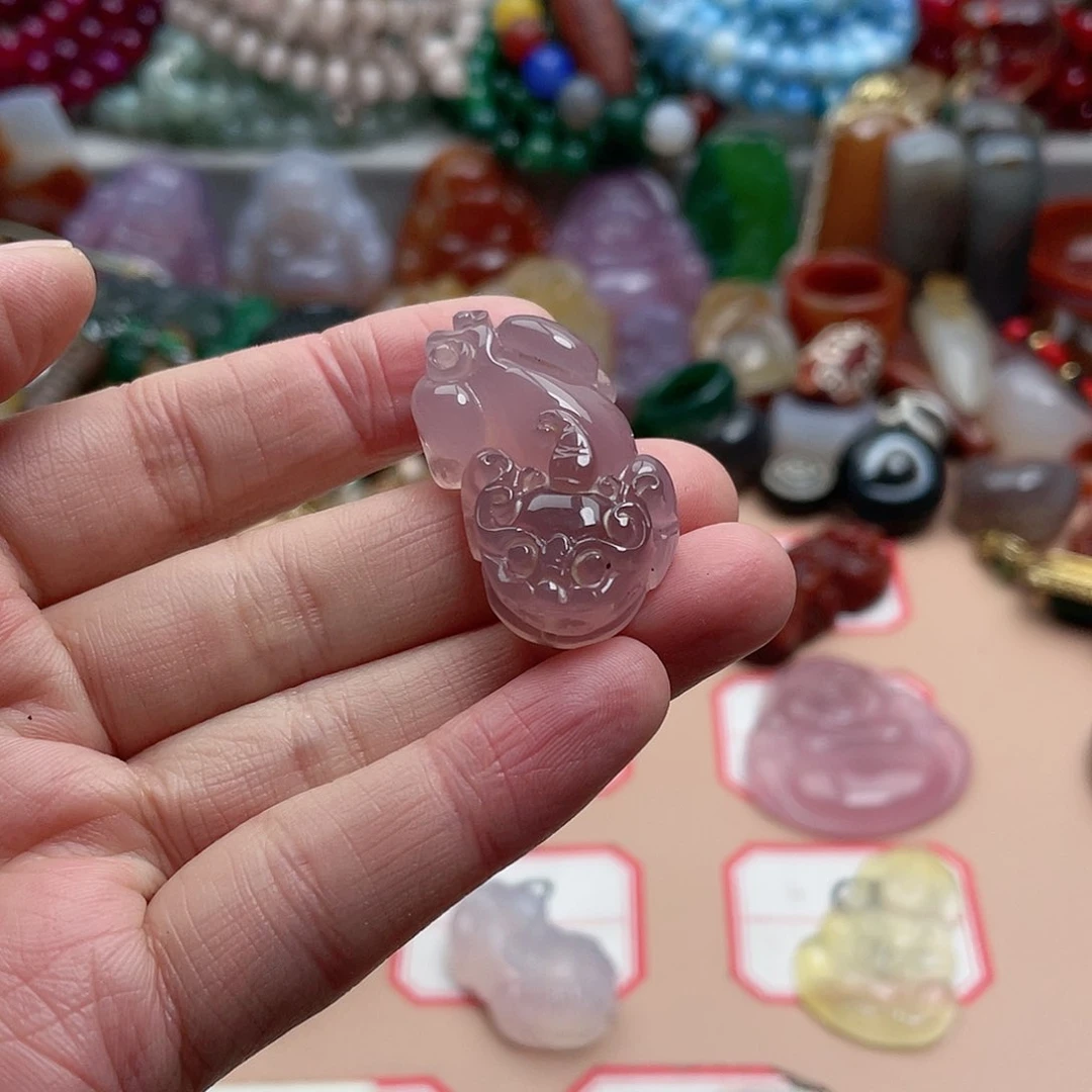 玛瑙/玉髓颈饰合金坚**缘