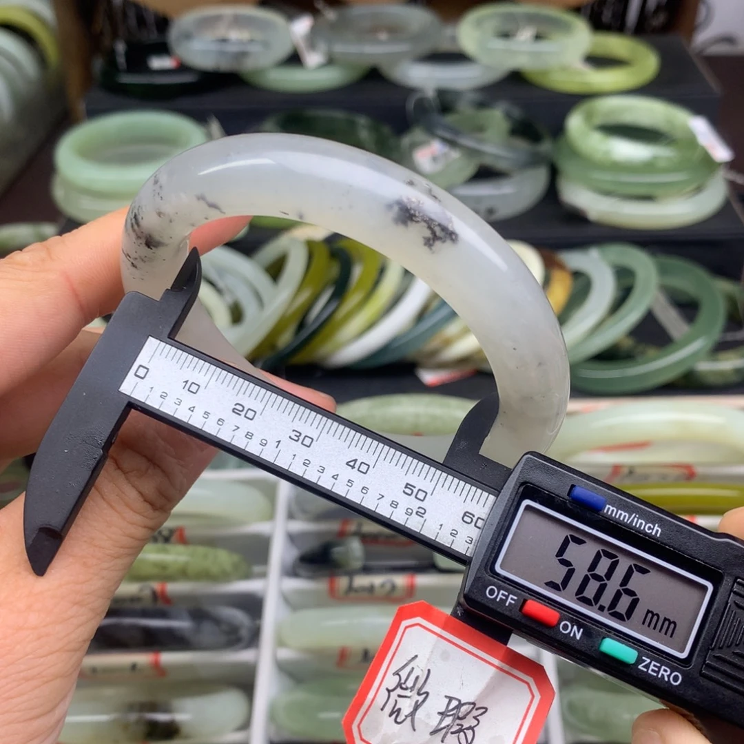 蛇纹石玉未镶嵌手镯1013