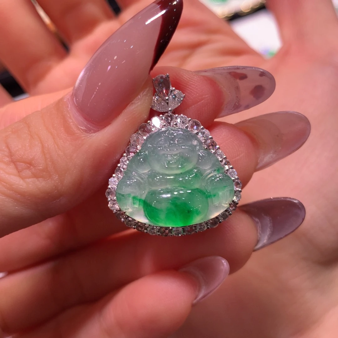 颈饰18K金镶嵌翡翠