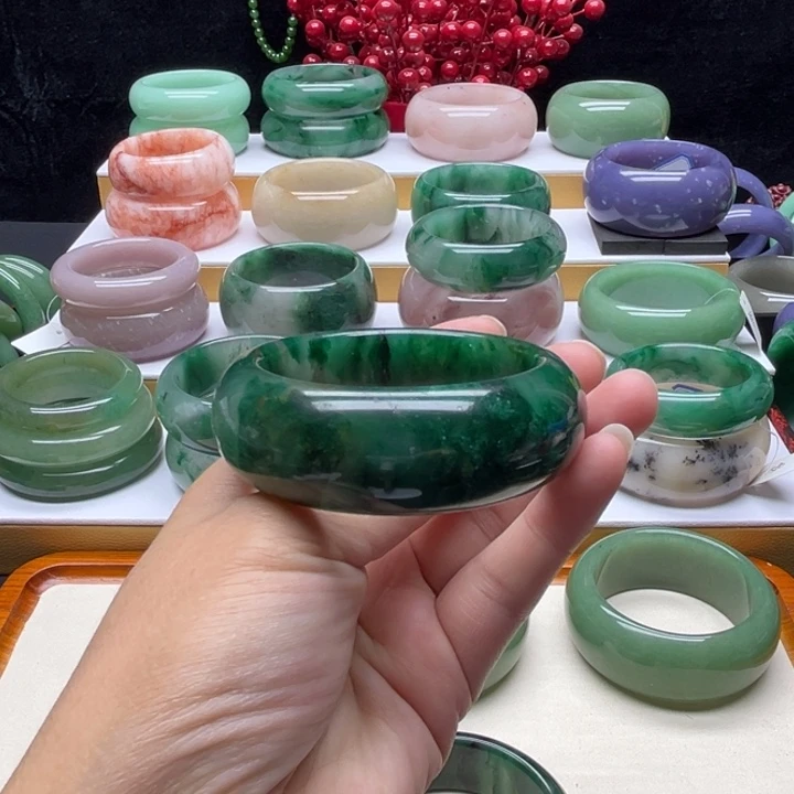 石英质玉（非洲翠）未镶嵌手镯